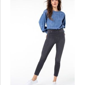 Liverpool Chloe High Waist Skinny Ankle Jeans